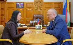 Депутат Буцкая обсудила с губернатором Соколовым проблемы поддержки семей