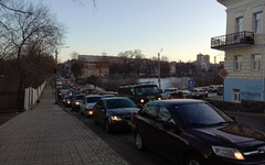 «Все внезапно поехали из города»: в Кирове парализовало движение на трёх улицах