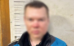 Отдыхавшего у Вечного огня кировчанина увезли полицейские
