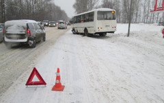 В Кирове в тройном ДТП пострадал кондуктор автобуса