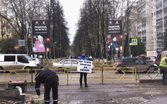 Кировчане провели пикет против установки жёлтых заборов на Октябрьском проспекте