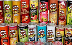 В российских торговых сетях закончились американские чипсы Pringles