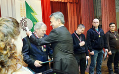 Рахим Азимов поздравил передовиков производства Белохолуницкого района