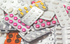 Скупать впрок без рецепта и принимать для профилактики: 7 мифов об антибиотиках