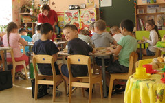В кировских детских садах включают отопление