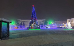 Когда откроют новогоднюю ёлку на Театральной площади?