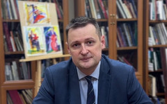 Даниил Дворцов поздравил кировчан с Днём работника культуры