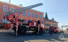 В Слободском к спичечной фабрике съехались пожарные