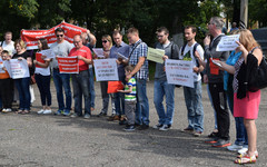 «Жульё, отдай жильё»: как прошел митинг обманутых дольщиков в Кирове
