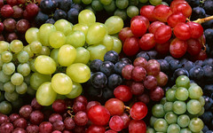 В магазинах Кировской области резко подорожали помидоры и виноград