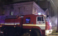 В Кирове на Крутикова потушили пожар в нежилом доме