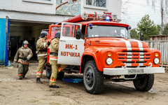 Пожарные ИК-1 спасли жителей Котчихи от огня
