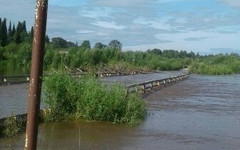 В Верхнекамском районе снова затопило мост