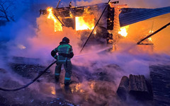 В Шабалинском районе загорелся жилой дом