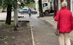 У музея Грина в Кирове устранили проблему с потопами на тротуаре
