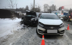 На Потребкооперации столкнулись LADA Vesta и Nissan