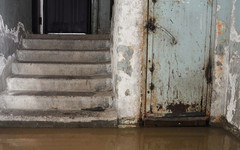 Управляющую компанию оштрафовали из-за затопленных подвалов