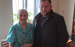 Вячеслав Симаков посетил 91-летнюю кировчанку, в доме у которой два года нет горячей воды