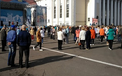 На Театральной площади возобновляются танцевальные вечера