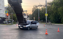 На Владимирской водитель «девятки» сбежал после ДТП