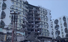 При землетрясениях в Турции погибло более 5 400 человек
