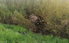 На трассе из Кирова в Яранск иномарка съехала в кювет и опрокинулась. Есть пострадавшие