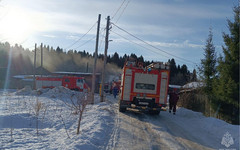 На пожар в Чистых прудах приехали шесть пожарных расчетов