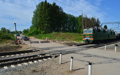 В выходные перекроют железнодорожный переезд в Нововятске