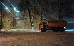 На каких улицах Кирова лучше не парковать автомобиль? График ночной уборки улиц от снега с 18 на 19 февраля