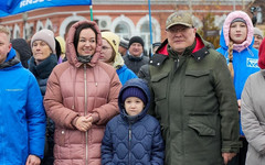 Александр Соколов поздравил кировских мам