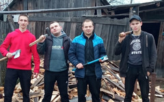 Студенты из Омутнинска помогли по хозяйству семье мобилизованного
