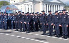 В Кирове состоялся гарнизонный смотр и развод нарядов полиции