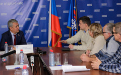 Рахим Азимов провел приём граждан в региональной приёмной «Единой России»