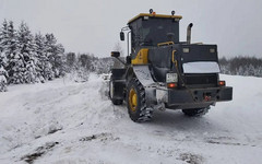 На дорогах Кировской области круглосуточно работает почти 400 единиц техники