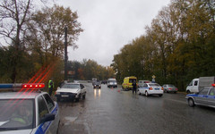 В Кирове под колёсами автомобиля погиб мужчина