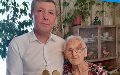 Жительницу Нагорского района поздравили с 98-летием
