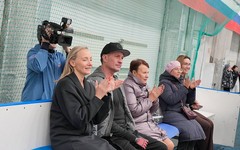 Роман Костомаров и Оксана Домнина посетили спортшколу «Дымка»