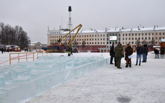 Лёд для украшения Театральной площади везут из Тюменской области и Пермского края