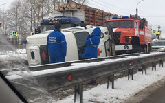 В Кирове перевернулась машина скорой помощи