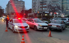 В центре Кирова водитель «Лады Весты» погиб в ДТП