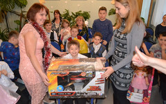 «Ростелеком» исполнил новогодние желания воспитанников Слободской школы-интерната