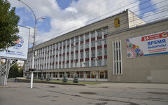 Кировская мэрия и гордума потратят более миллиона рублей на освещение своей деятельности