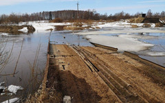 Главе Кикнурского районе внесли представление из-за затопленного моста