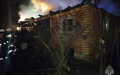 Четверо детей и женщина погибли во время пожара в Воскресенске