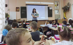 Лучшим кировским школьникам назначат стипендию в 10 тысяч рублей
