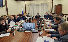 Кировские власти потребовали легализовать сотрудников частных клиник и спортцентров