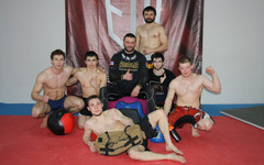 Двое бойцов сборной Кировской области по ММА получили новые спортивные разряды