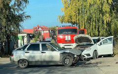 В Кирове на Боровицкой столкнулись две легковушки. Есть пострадавшая