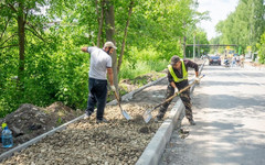 В Лянгасово ремонтируют тротуар