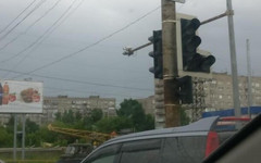 Из-за сломанного светофора на перекрёстке Дзержинского - Луганская произошла авария